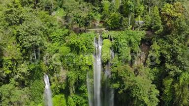<strong>巴厘岛</strong>最大的瀑布的空中拍摄-塞库普尔瀑布。 旅游<strong>巴厘岛</strong>概念..